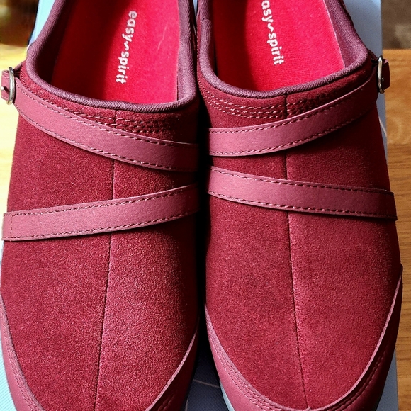 Easy Spirit Clogs - Picture 4 of 6